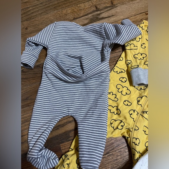 3 piece assorted baby bundle 0-3 months - Picture 2 of 4